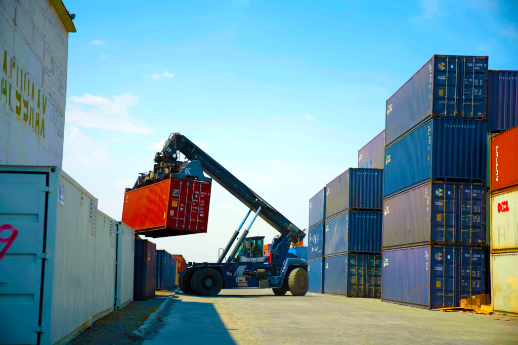 Бидний төлж байгаа бараа, үйлчилгээ болгоны 30% нь тээврийн&nbsp;үнэ